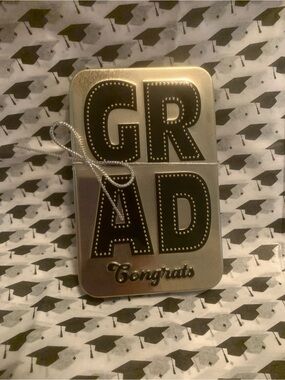 Graduation 'GRAD Congrats' Silver Gift Tin